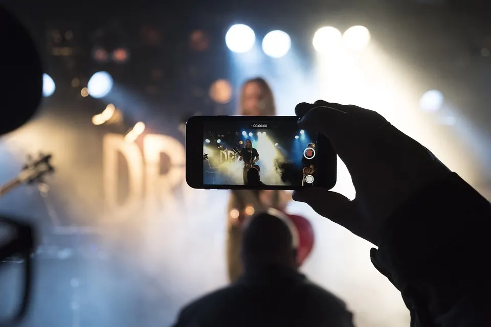Band Merchandise: The Heartbeat of Fan Culture