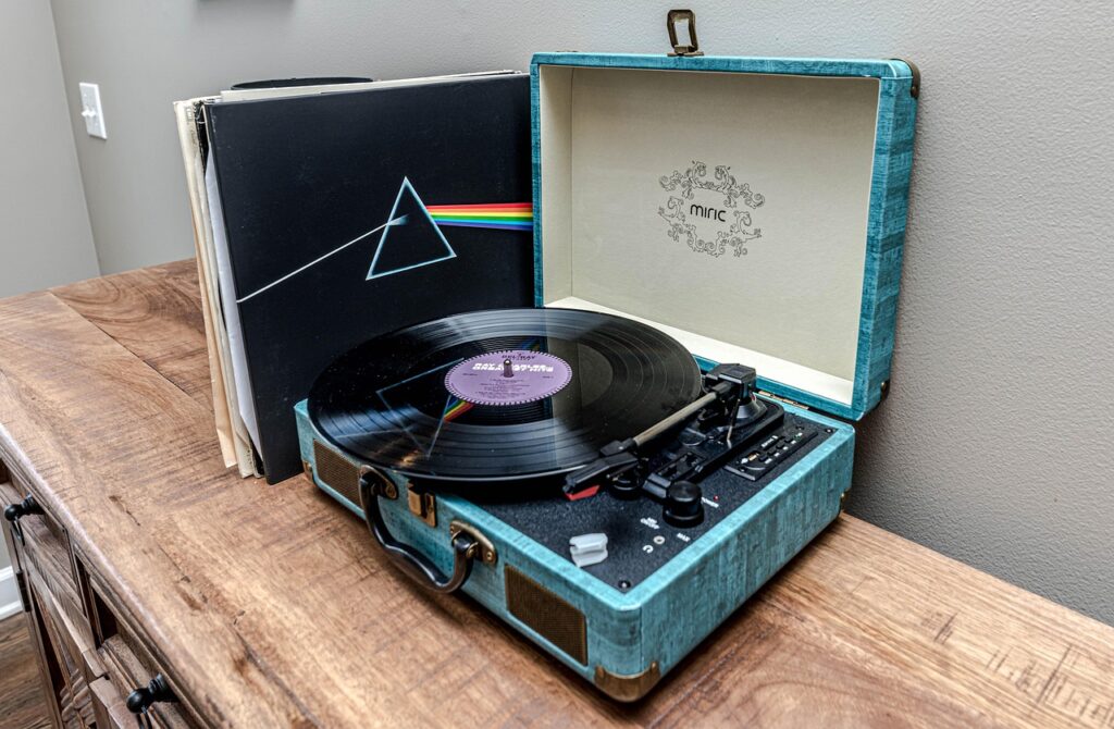mgattorna-record-player-4994400_1280