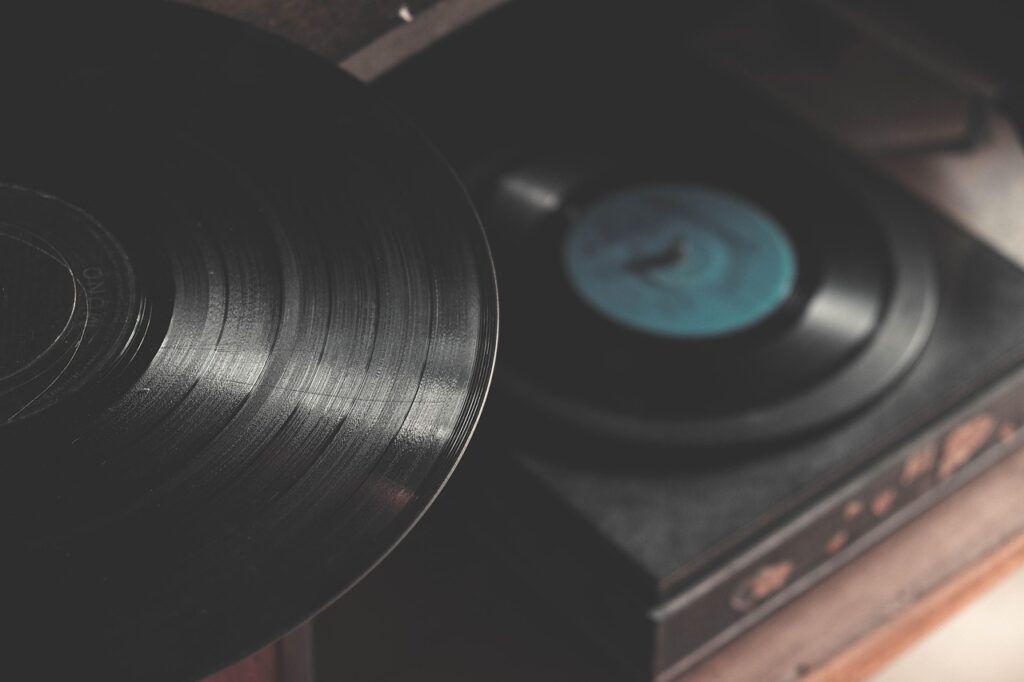 pexels-vinyl-1845272_1280