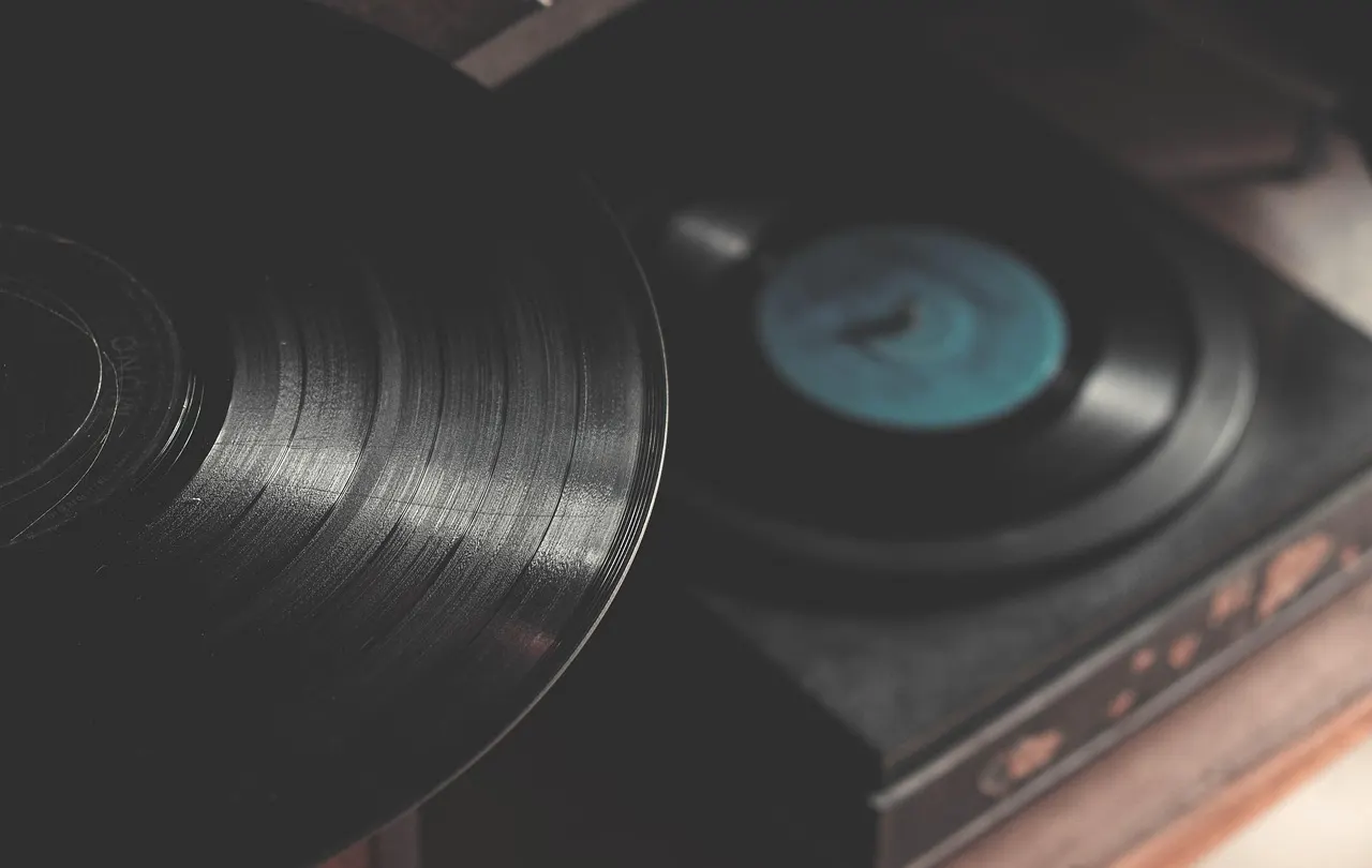 Essential Turntable Buying Guide for Audiophiles