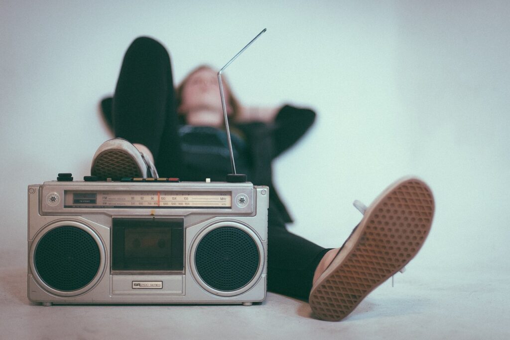 stocksnap-radio-2588503_1280
