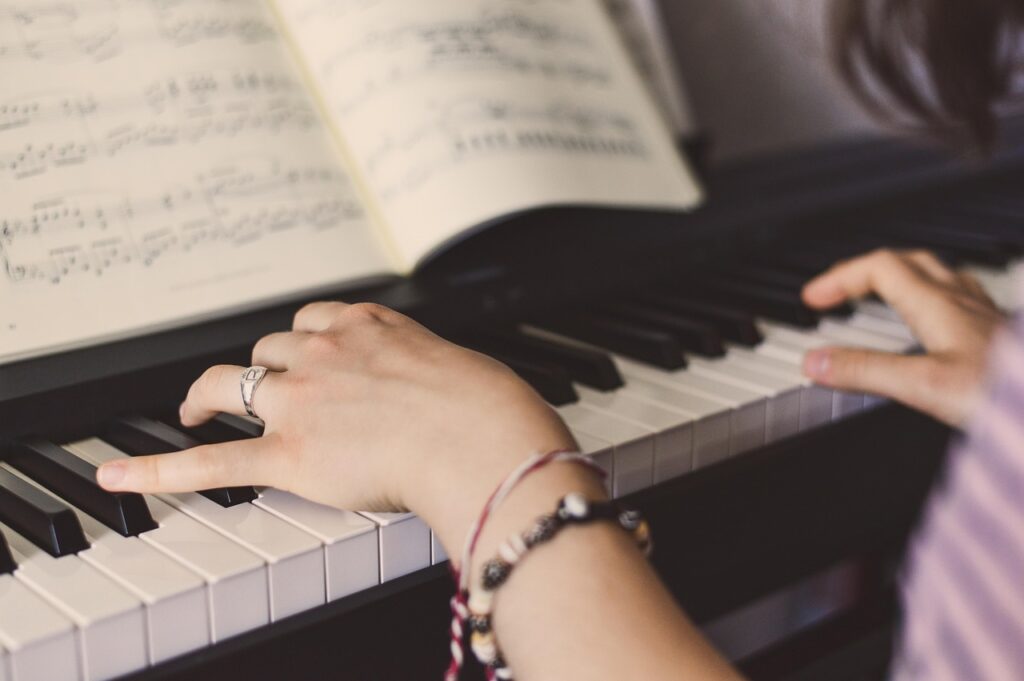 wal_172619-piano-5353974_1280